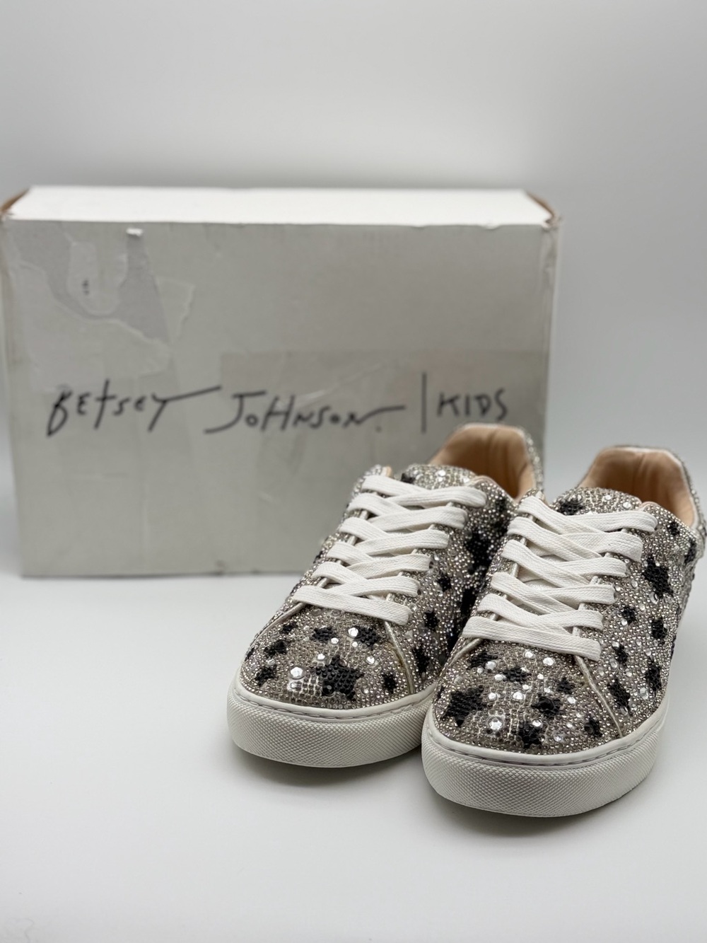 Betsey Johnson Kids' "BK-SIDNY" Black Star Rhinestone Sneakers Size 5